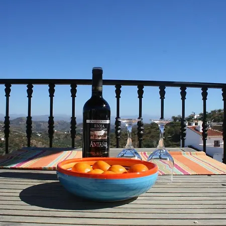 Casa Sonrisa Holiday home Guaro